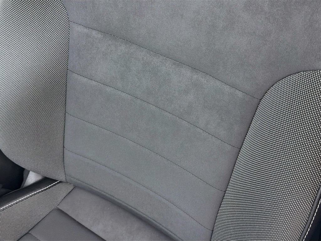 Used 2023 Volkswagen Taos SE w/ Panoramic Sunroof Package AWD/4WD image 18