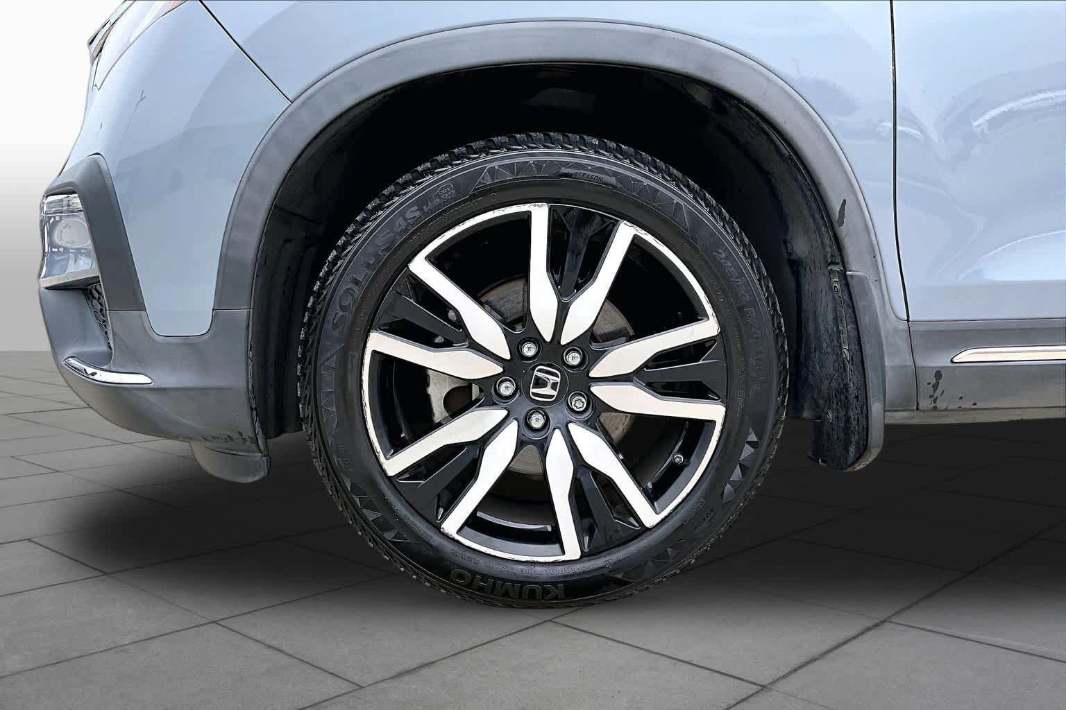 Used 2022 Honda Pilot Touring image 11
