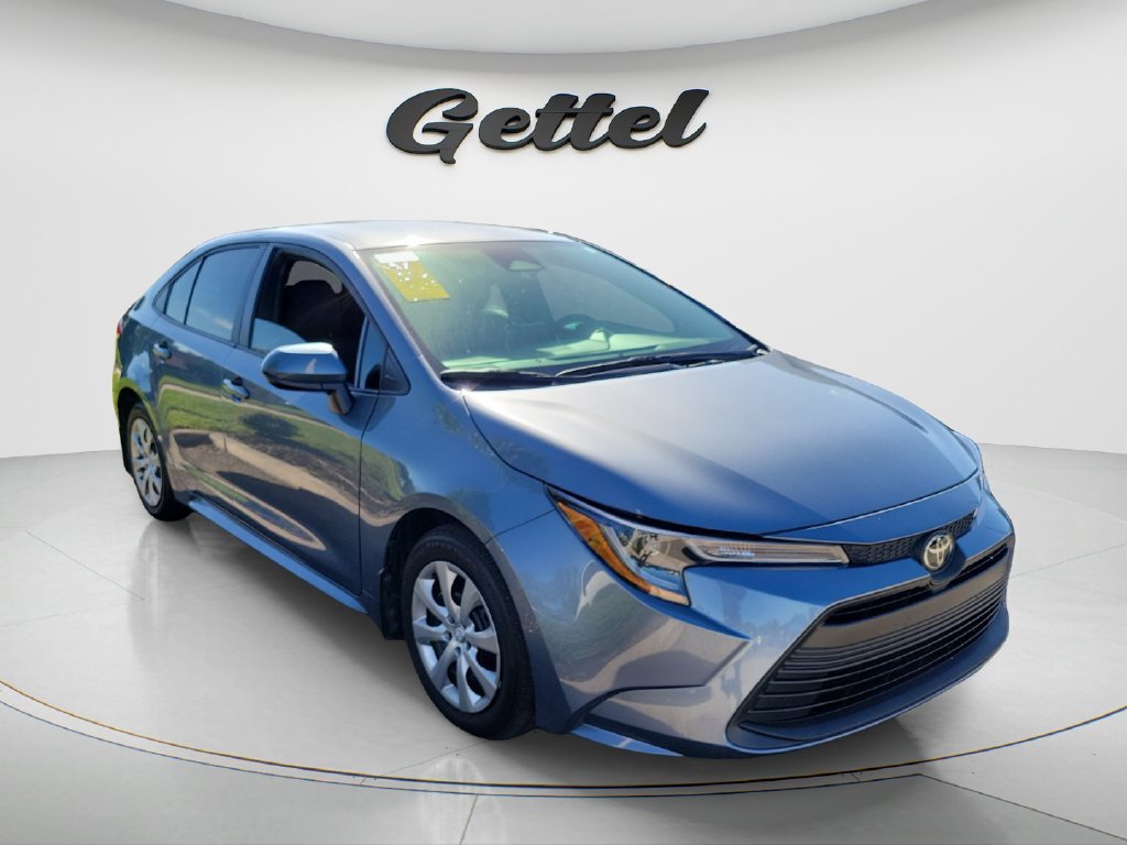 Certified 2025 Toyota Corolla LE FWD image 3