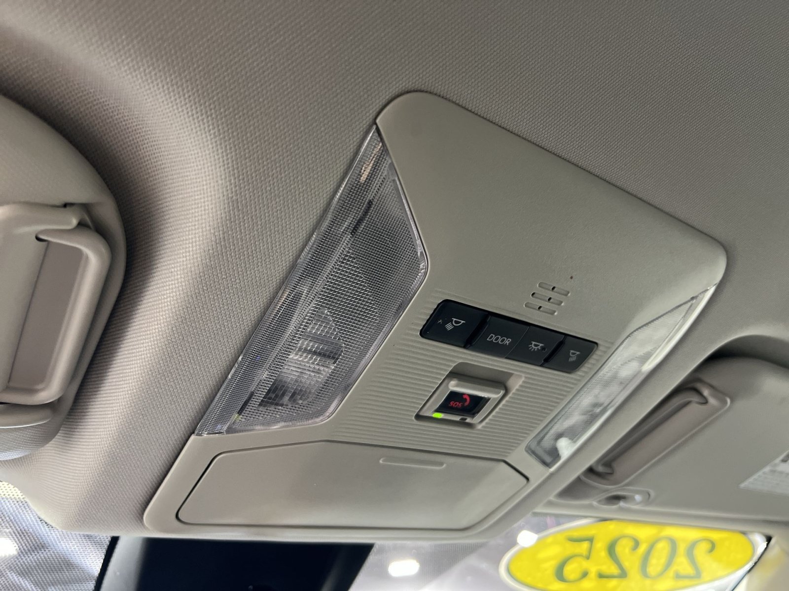 Used 2025 Toyota RAV4 XLE AWD/4WD image 35