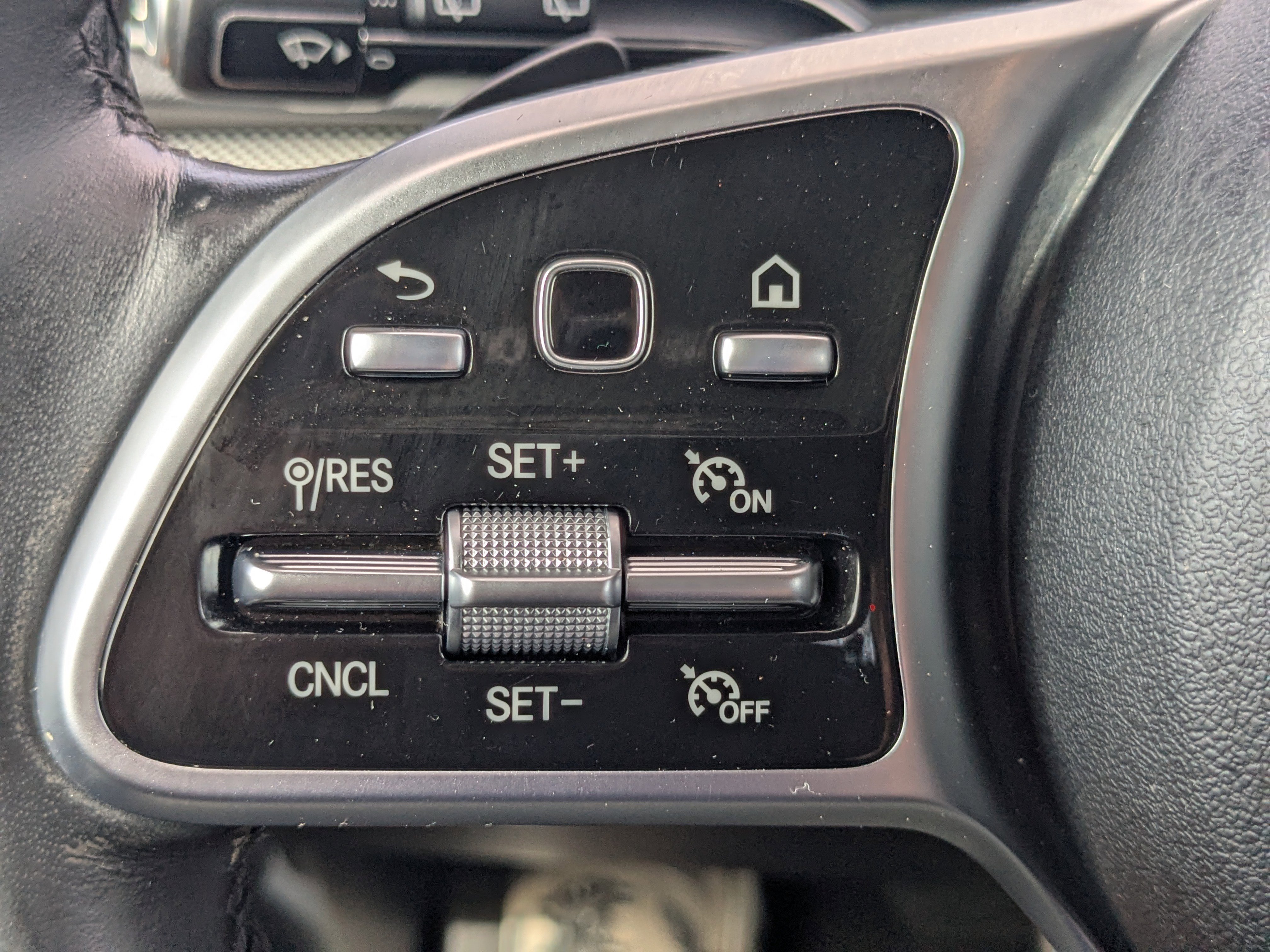 Used 2023 Mercedes-Benz GLE 350 w/ AMG Line Exterior image 35