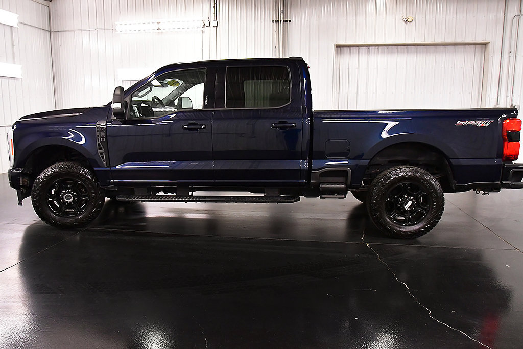 Used 2023 Ford F250 XLT w/ XLT Premium Package AWD/4WD image 4