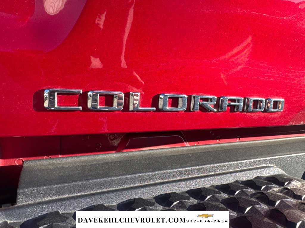 Used 2025 Chevrolet Colorado Z71 w/ Technology Package AWD/4WD image 44
