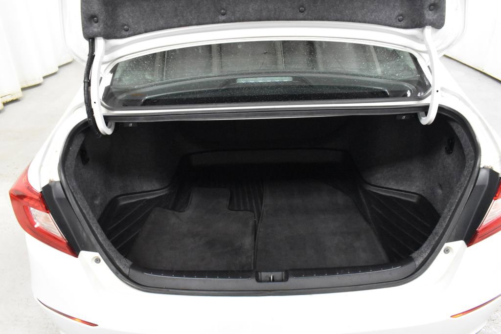 Used 2018 Honda Accord EX image 11