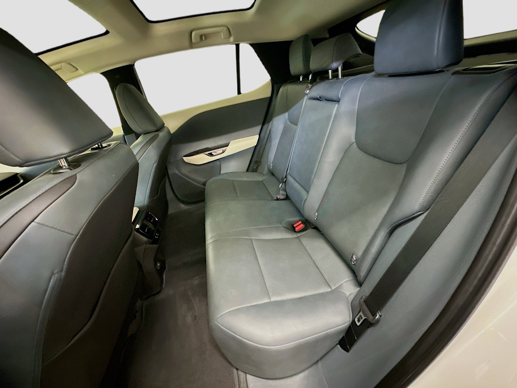 Used 2023 Lexus RZ 450e Premium w/ Technology Package image 30