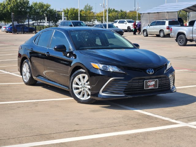 Used 2024 Toyota Camry LE FWD image 2