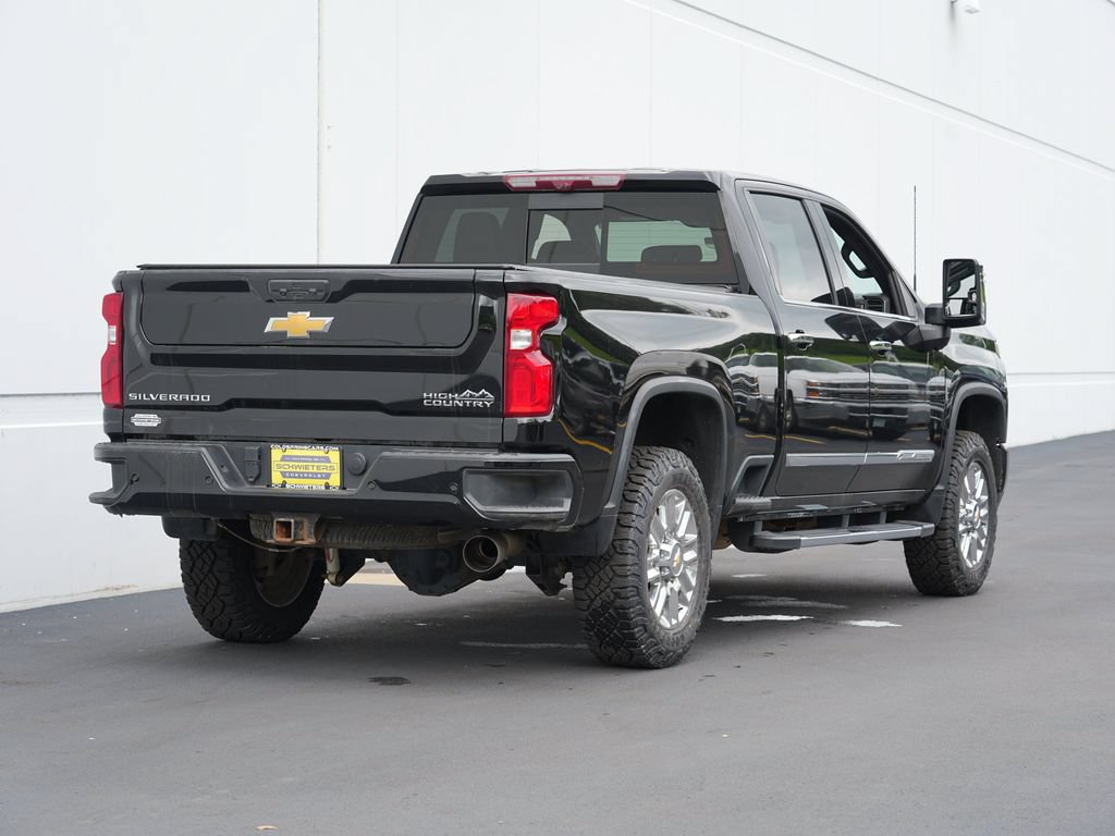 Used 2024 Chevrolet Silverado 3500 High Country w/ High Country Premium Package AWD/4WD image 3