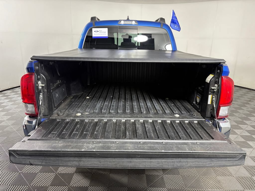 Used 2017 Toyota Tacoma TRD Off-Road w/ Tow Package RWD image 30