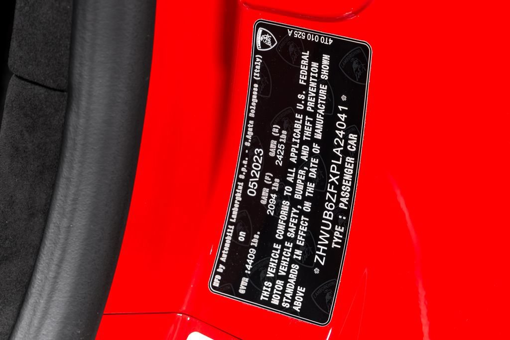 Used 2023 Lamborghini Huracan Tecnica RWD image 11