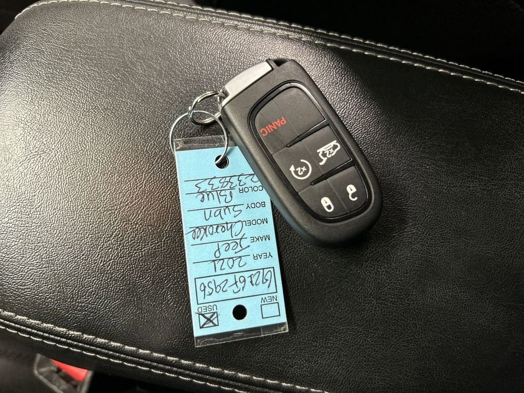 Certified 2021 Jeep Cherokee Limited AWD/4WD image 12