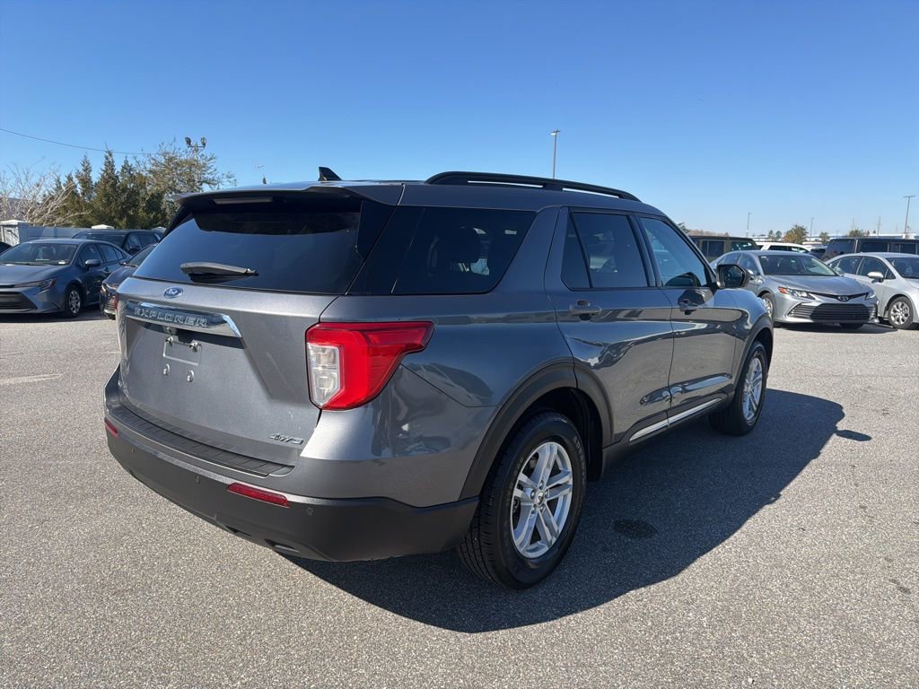 Used 2021 Ford Explorer XLT image 6