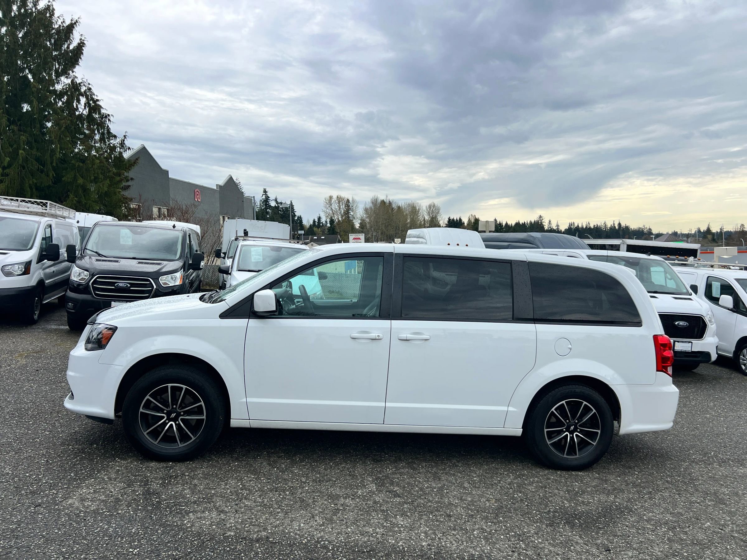 Used 2019 Dodge Grand Caravan GT FWD image 4