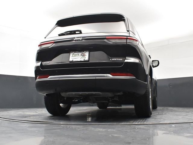 Used 2023 Jeep Grand Cherokee Limited AWD/4WD image 23