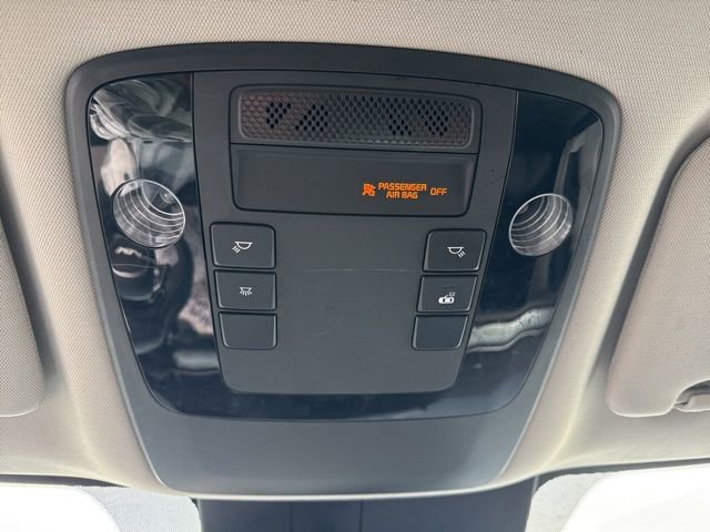 Used 2023 Kia Carnival LX image 31