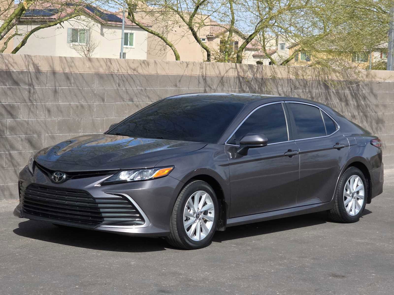 Used 2024 Toyota Camry LE image 5