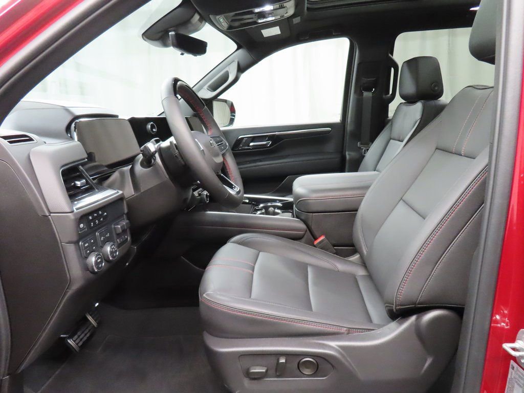 Used 2025 Chevrolet Suburban RST w/ Advanced Technology Package AWD/4WD image 9