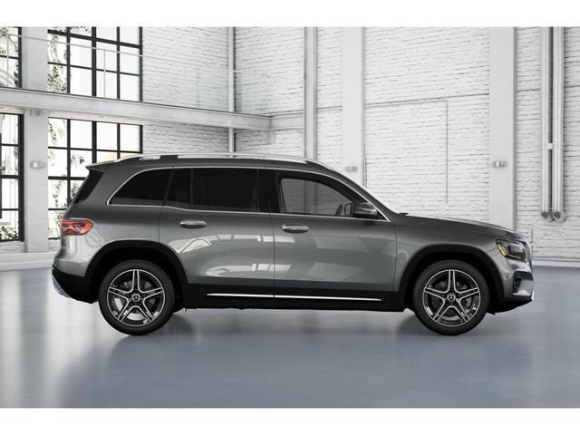 Used 2026 Mercedes-Benz GLB 250 4MATIC image 2