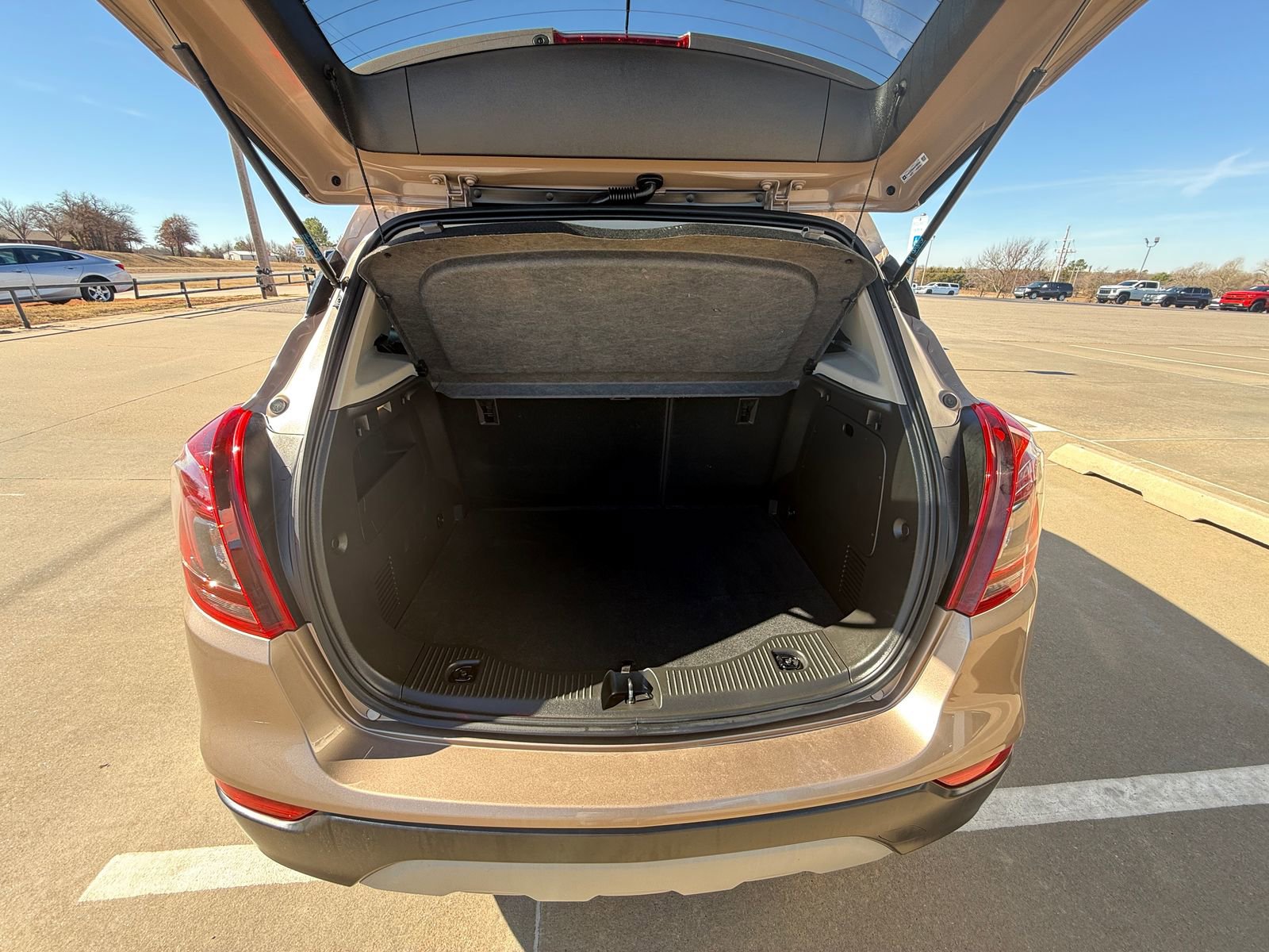 Used 2019 Buick Encore Essence image 5