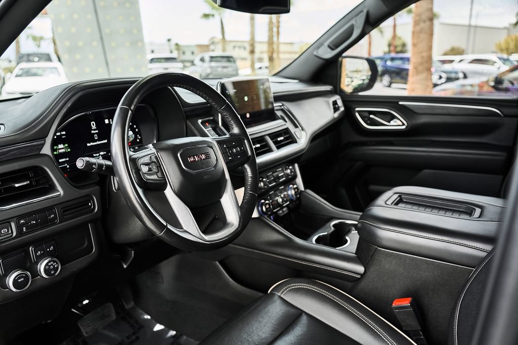Used 2022 GMC Yukon SLT RWD image 2