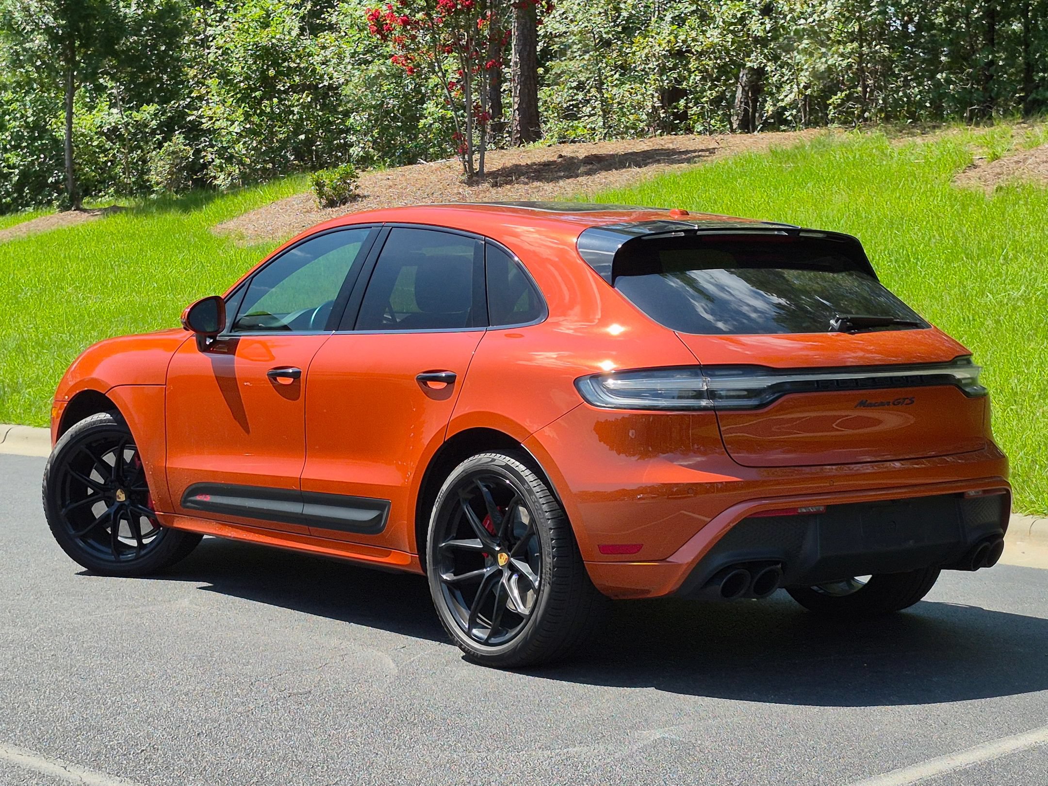 Certified 2023 Porsche Macan GTS AWD/4WD image 3