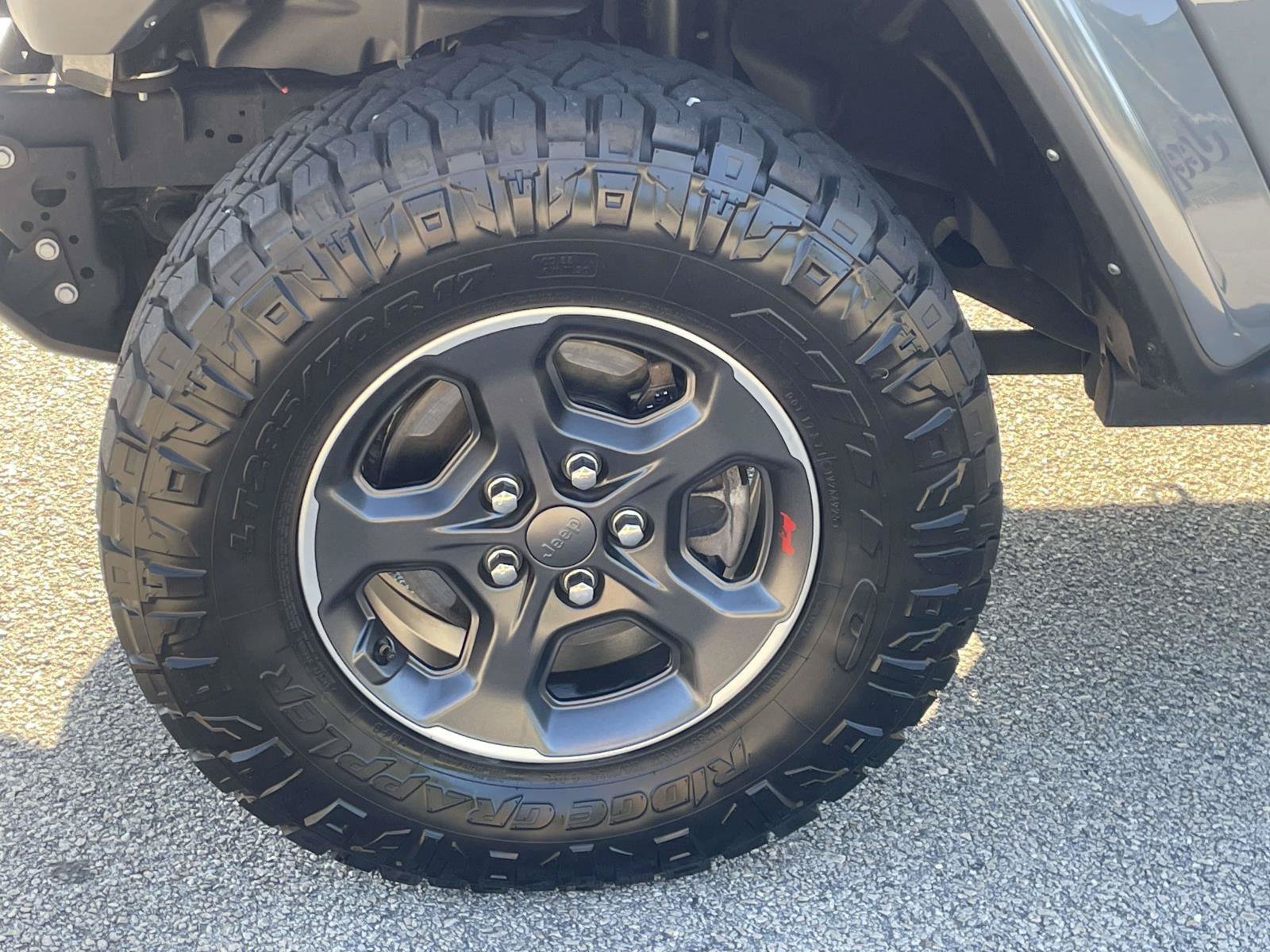 Used 2023 Jeep Gladiator Rubicon w/ Cold Weather Group AWD/4WD image 9