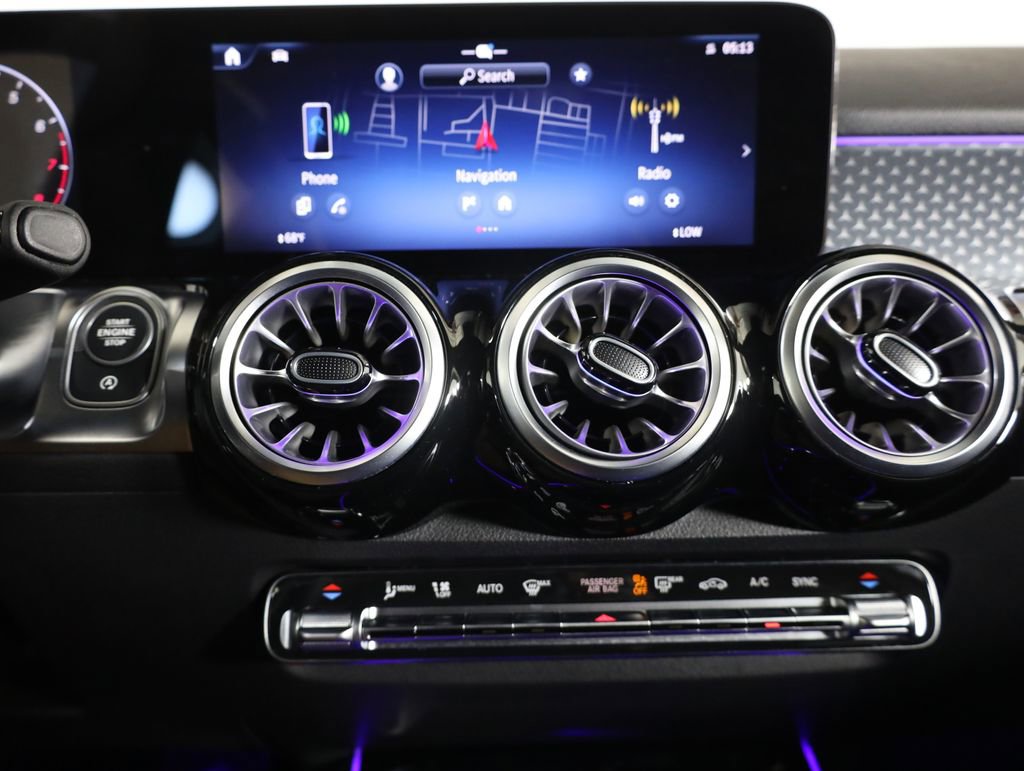Certified 2025 Mercedes-Benz GLB 250 4MATIC image 27