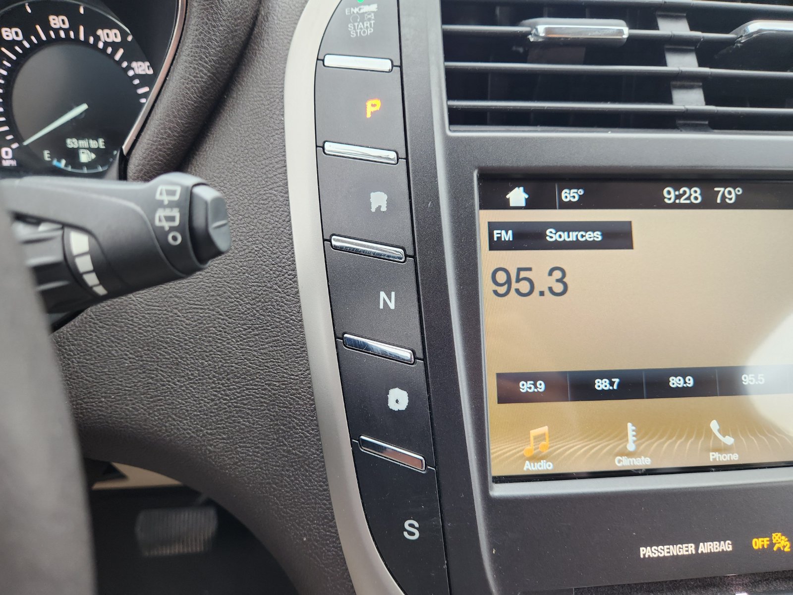 Used 2017 Lincoln MKC Premiere FWD image 25