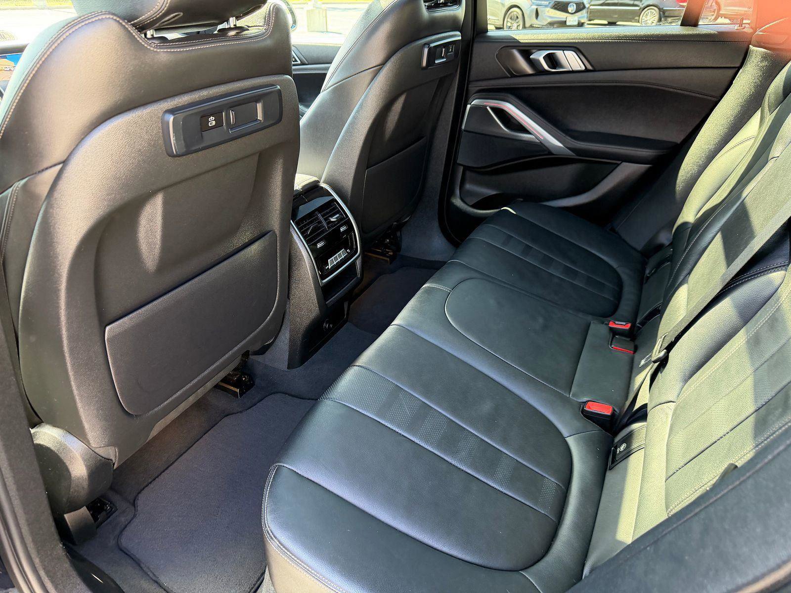 Used 2021 BMW X6 xDrive40i w/ M Sport Package image 4