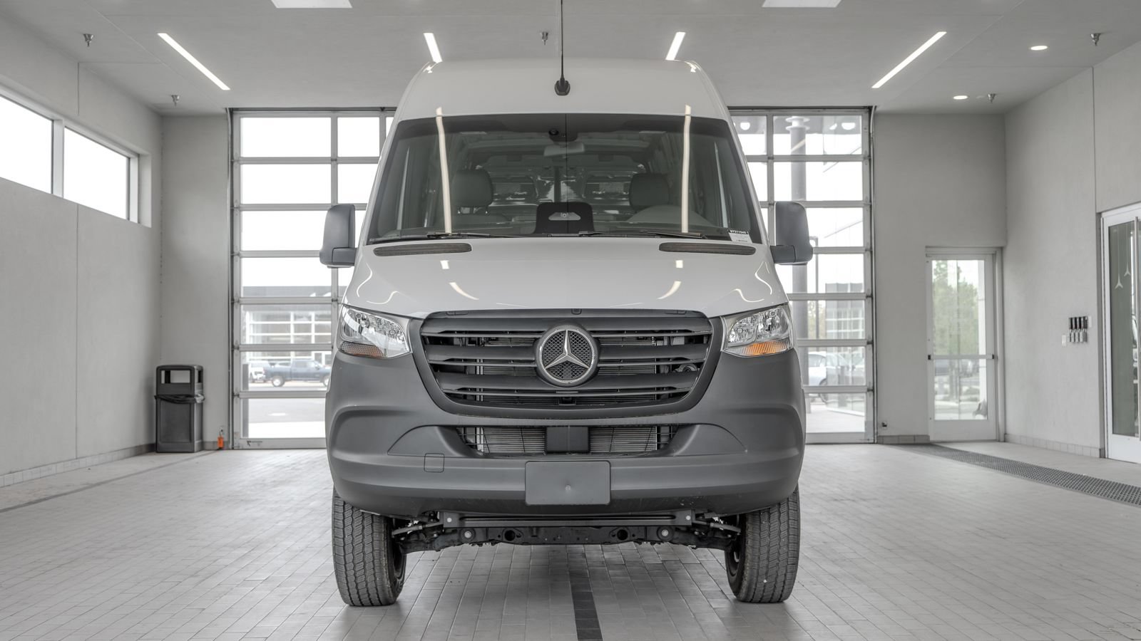 Used 2025 Mercedes-Benz Sprinter 2500 image 10
