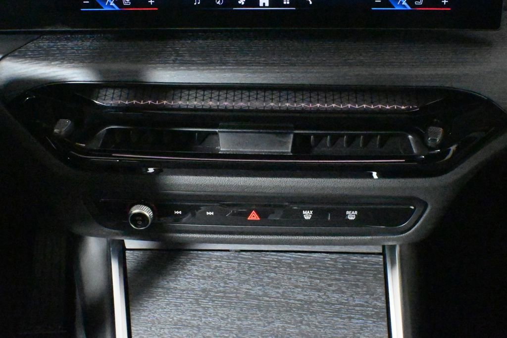 New 2025 BMW 230i xDrive Coupe w/ Convenience Package image 23