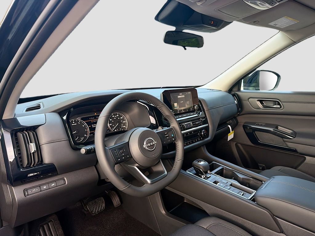 New 2025 Nissan Pathfinder SV image 2