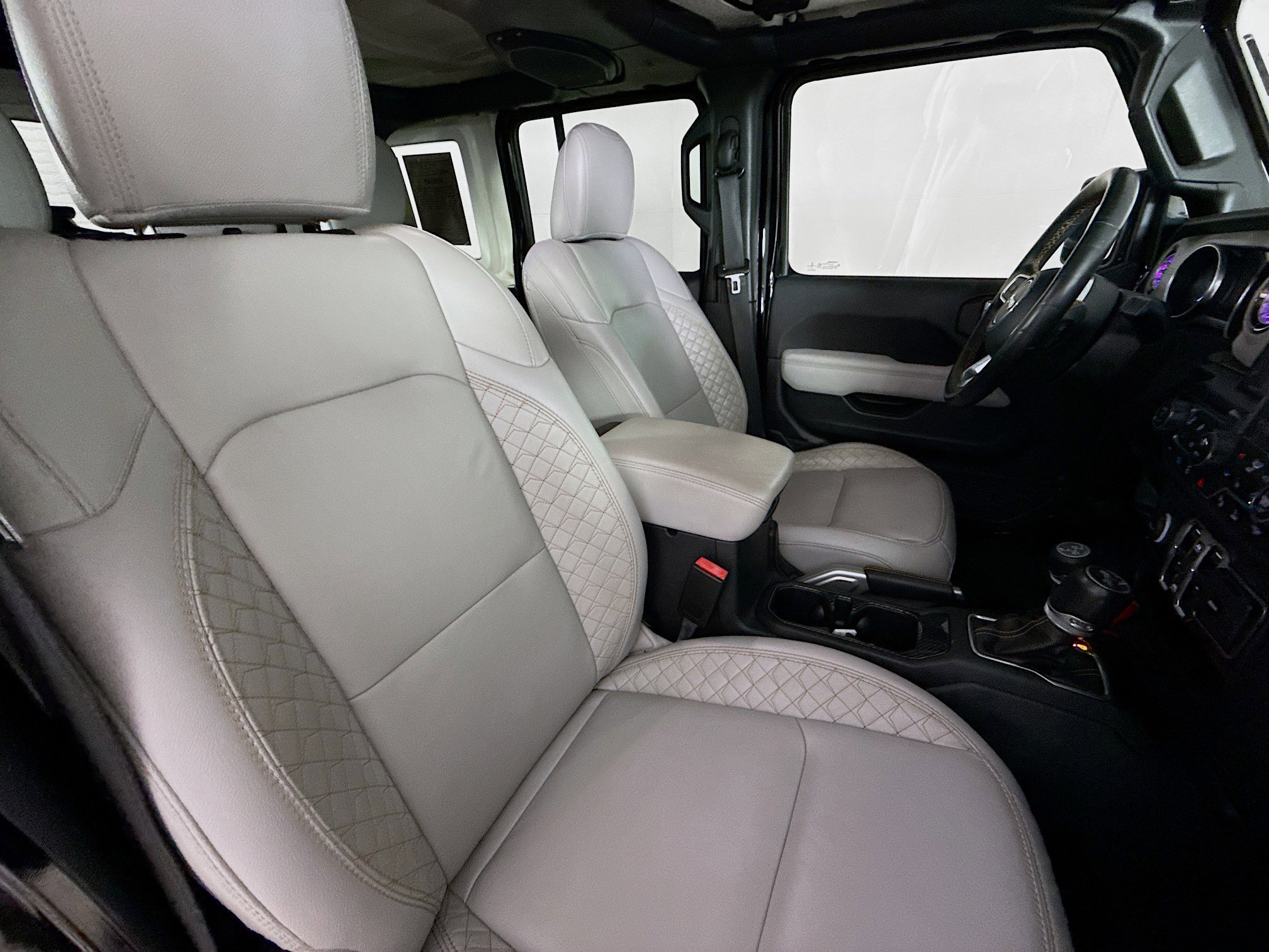 Used 2021 Jeep Wrangler Unlimited Sahara image 34