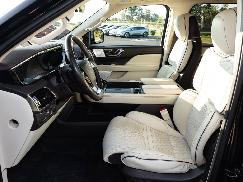 Used 2022 Lincoln Navigator L Black Label AWD/4WD image 24