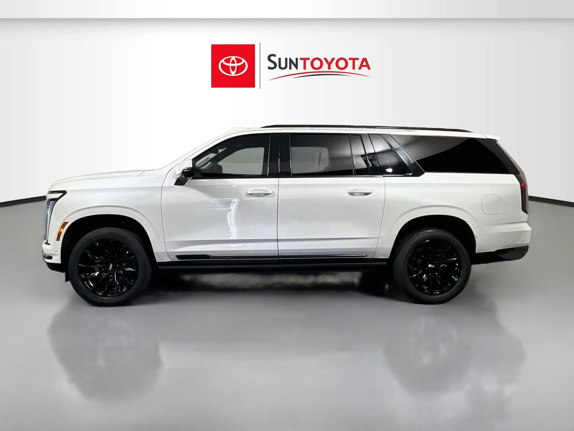 Used 2025 Cadillac Escalade ESV Sport Platinum AWD/4WD image 7