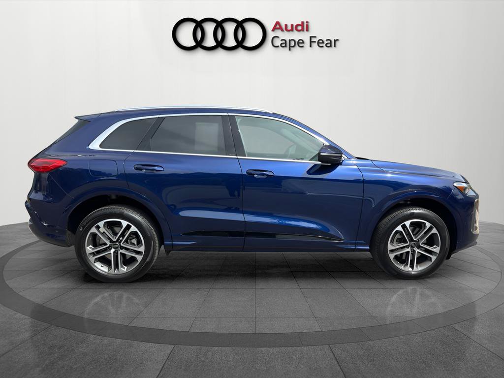 Used 2025 Audi Q5 Premium w/ Convenience Package image 6