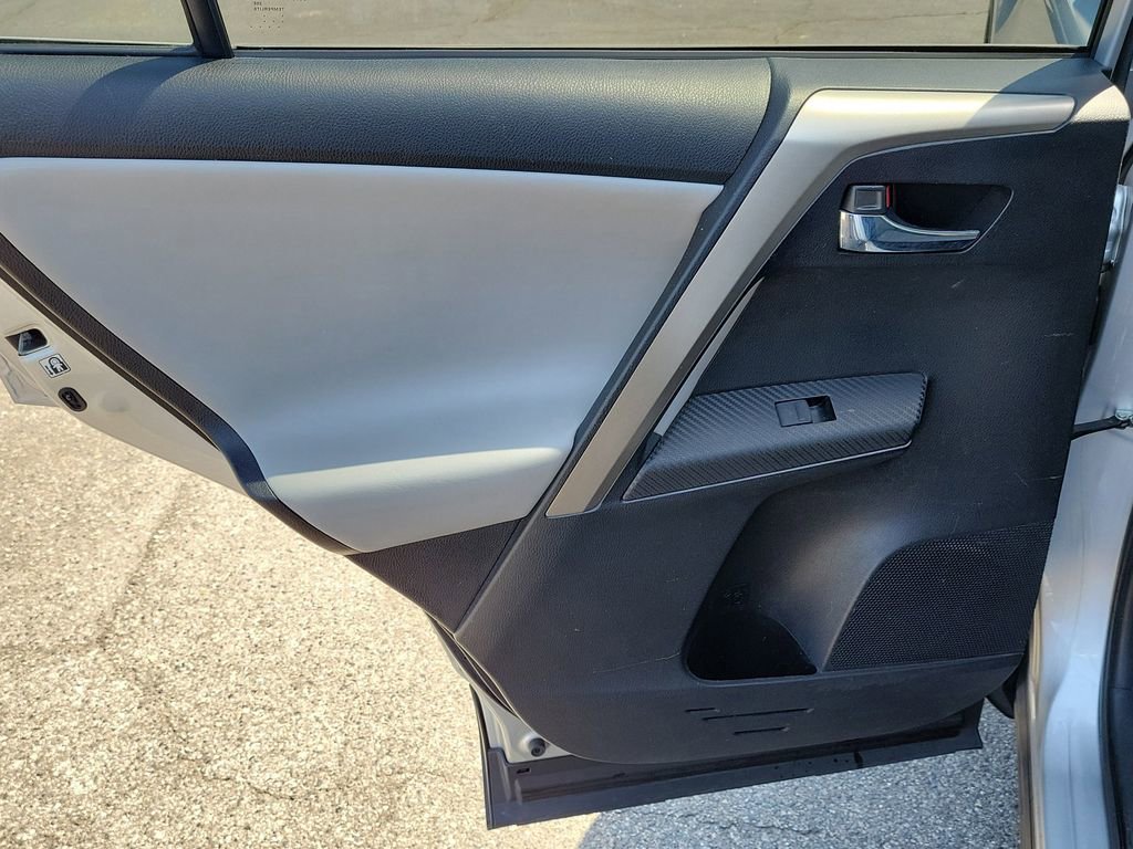 Used 2015 Toyota RAV4 Limited w/ Technology Package FWD image 10