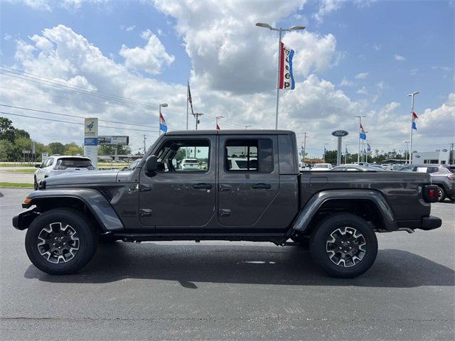 New 2025 Jeep Gladiator Sport w/ Premium Package image 4