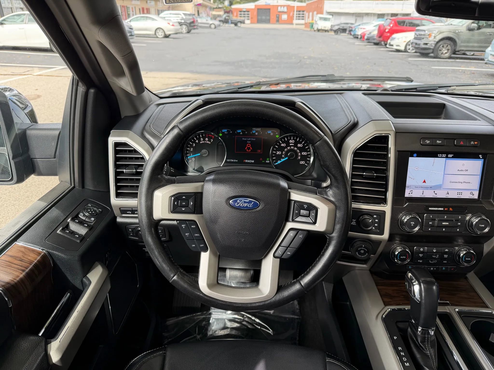 Used 2019 Ford F150 Lariat image 29