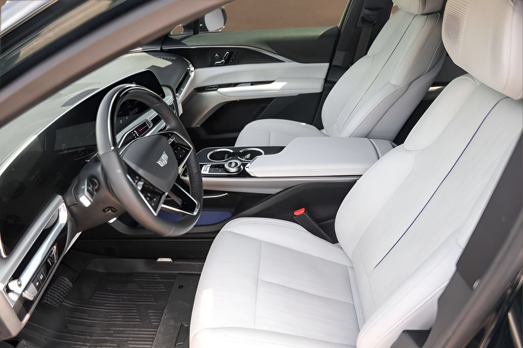 Certified 2024 Cadillac Lyriq Luxury w/ LPO, Floor Liner Package RWD image 9