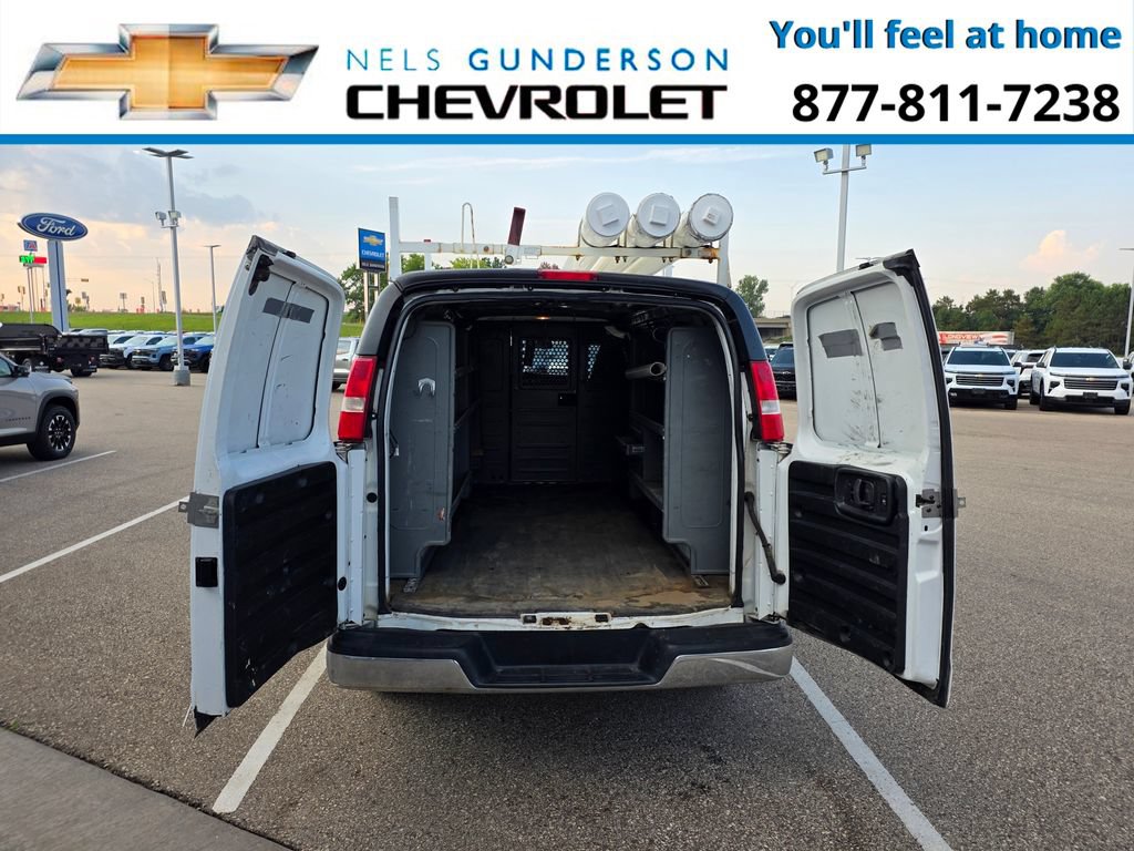 Used 2016 Chevrolet Express 3500 RWD image 11