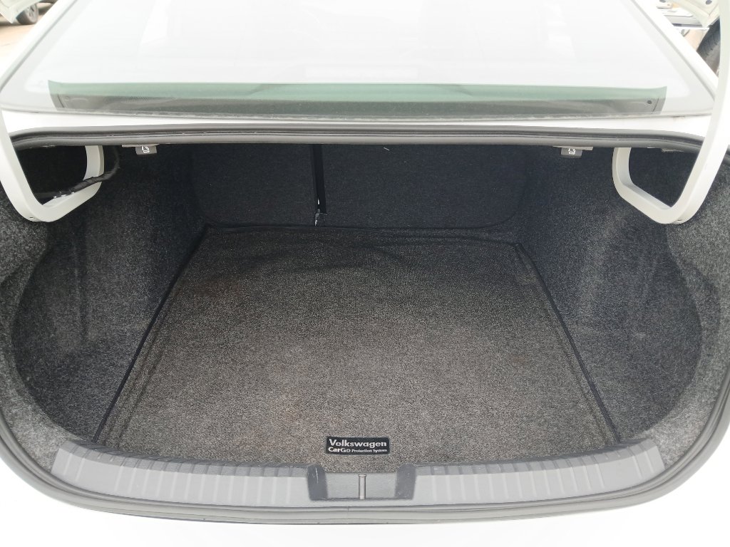 Used 2019 Volkswagen Jetta R-Line FWD image 9