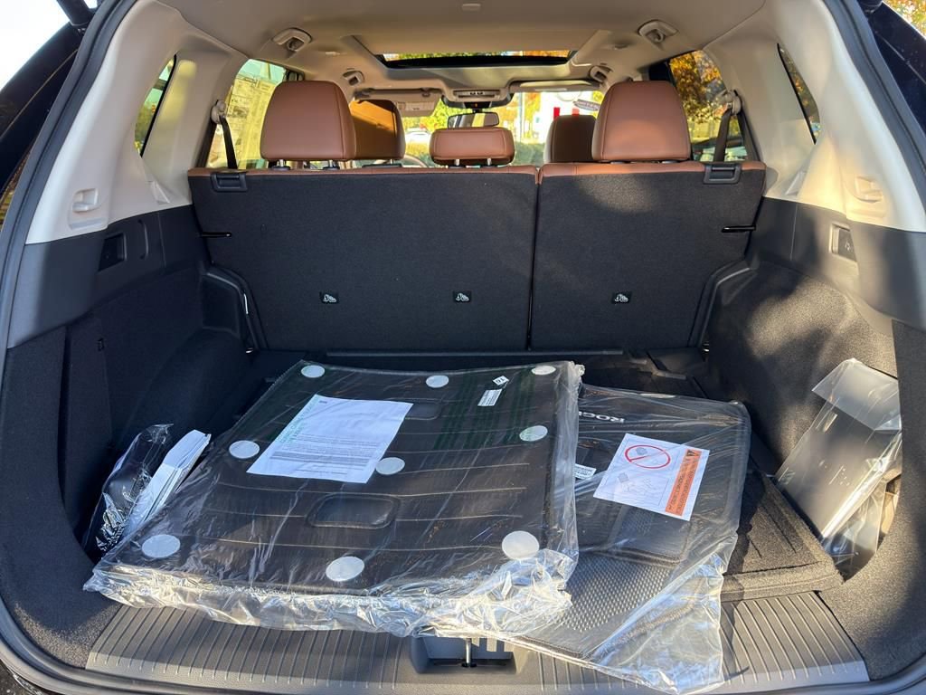 New 2026 Nissan Rogue Platinum image 33