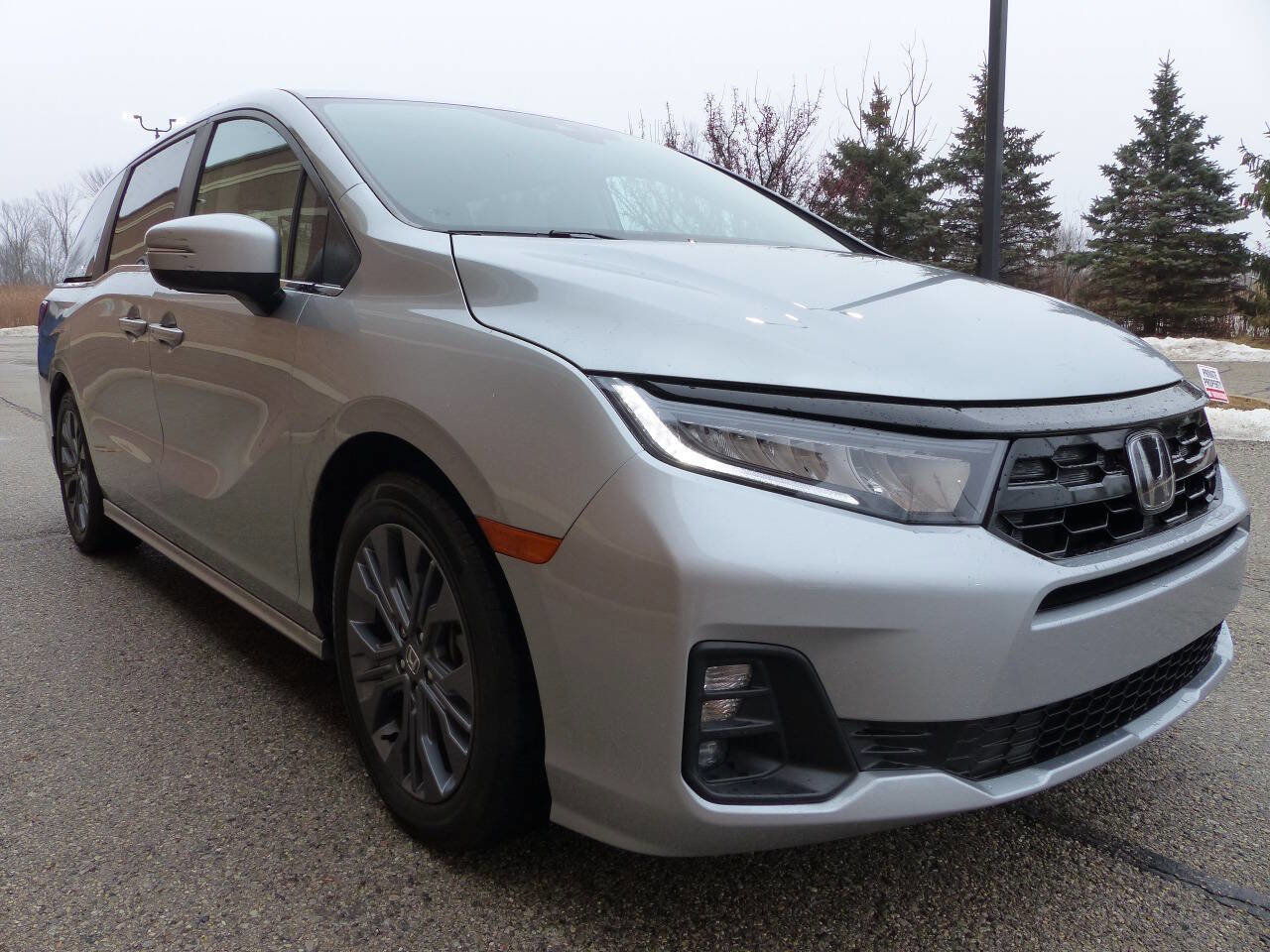 Used 2025 Honda Odyssey Touring image 11