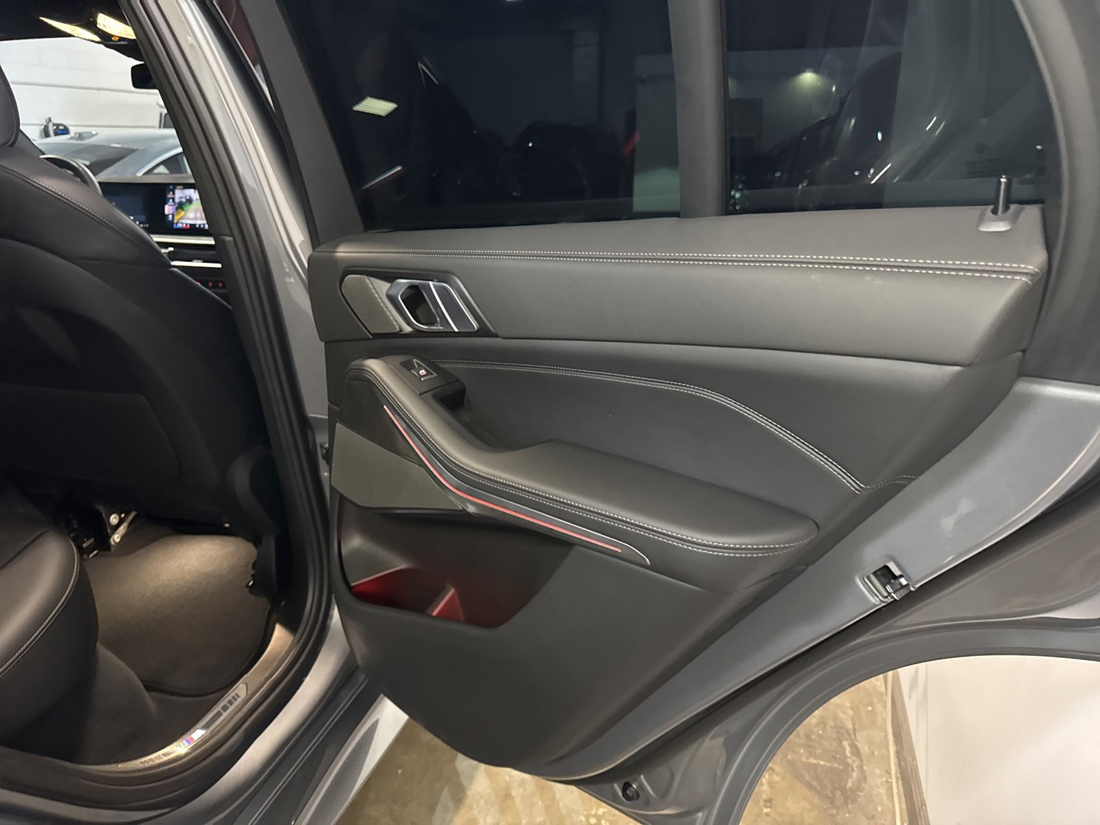 Used 2024 BMW X5 xDrive40i w/ M Sport Package image 23