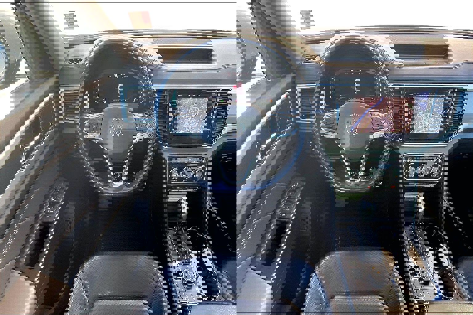 Certified 2022 Volkswagen Atlas SEL Premium image 4