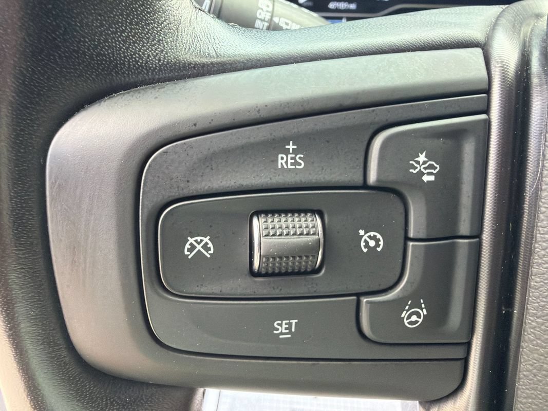 Used 2024 GMC Yukon Denali Ultimate AWD/4WD image 11