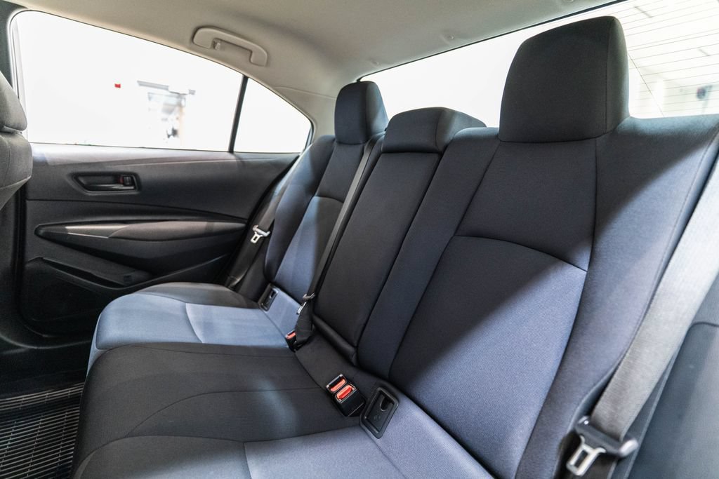 Used 2022 Toyota Corolla LE FWD image 27