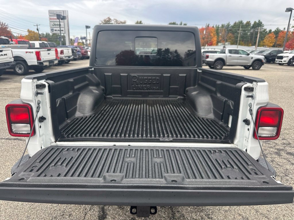 Used 2023 Jeep Gladiator Overland AWD/4WD image 29