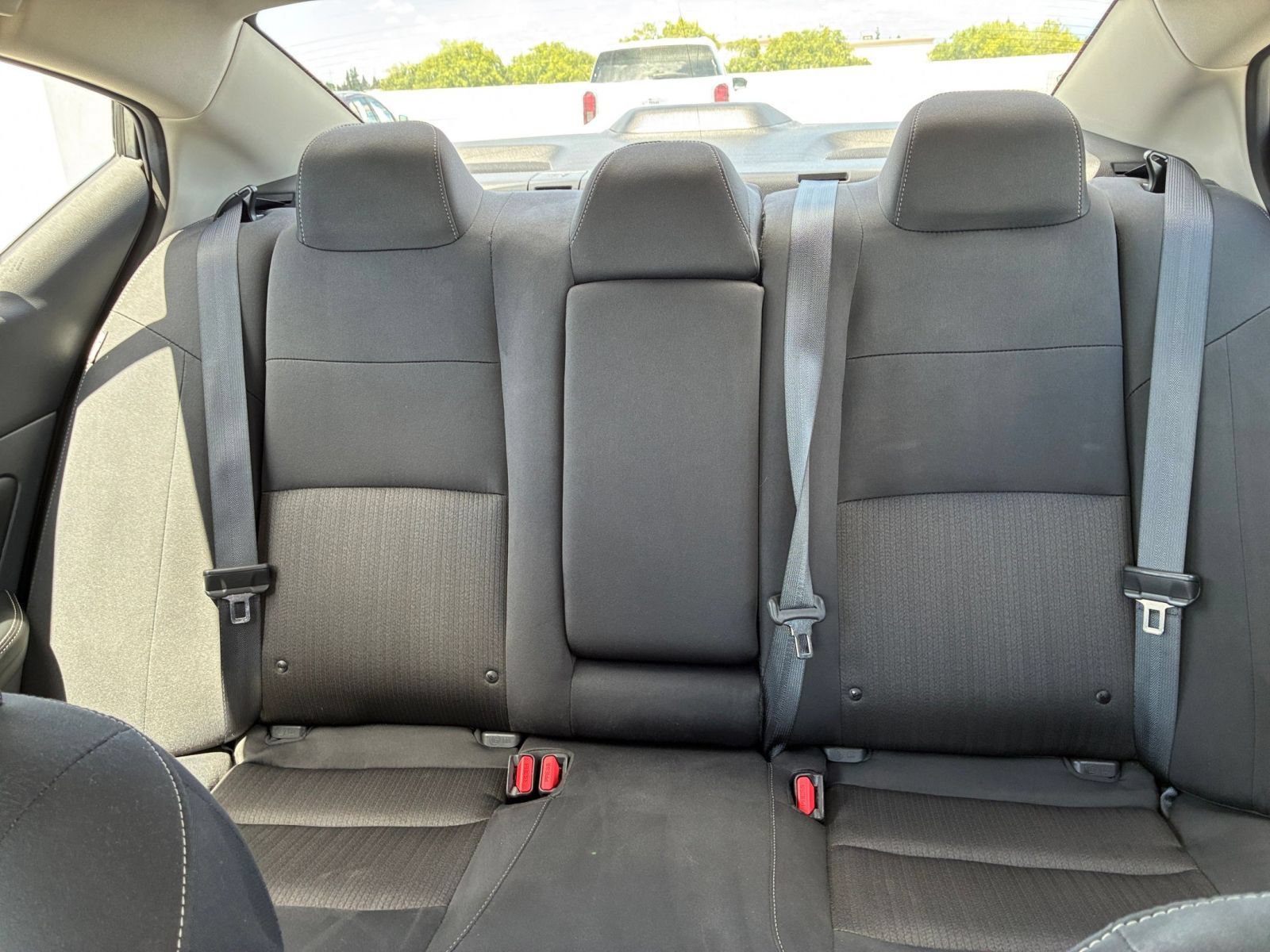 Used 2025 Nissan Altima 2.5 SV FWD image 38