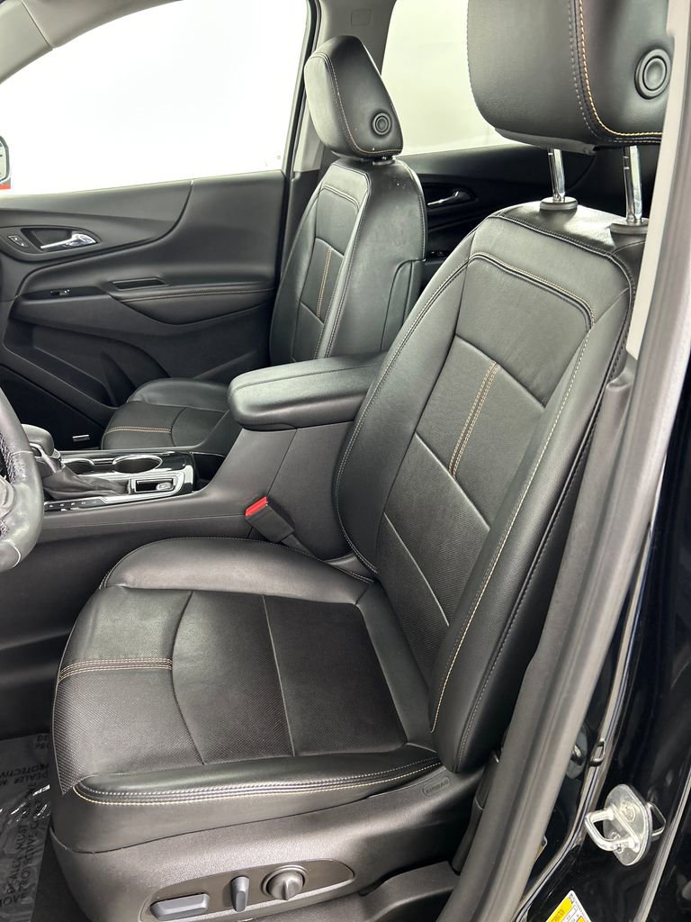 Used 2023 Chevrolet Equinox Premier image 12